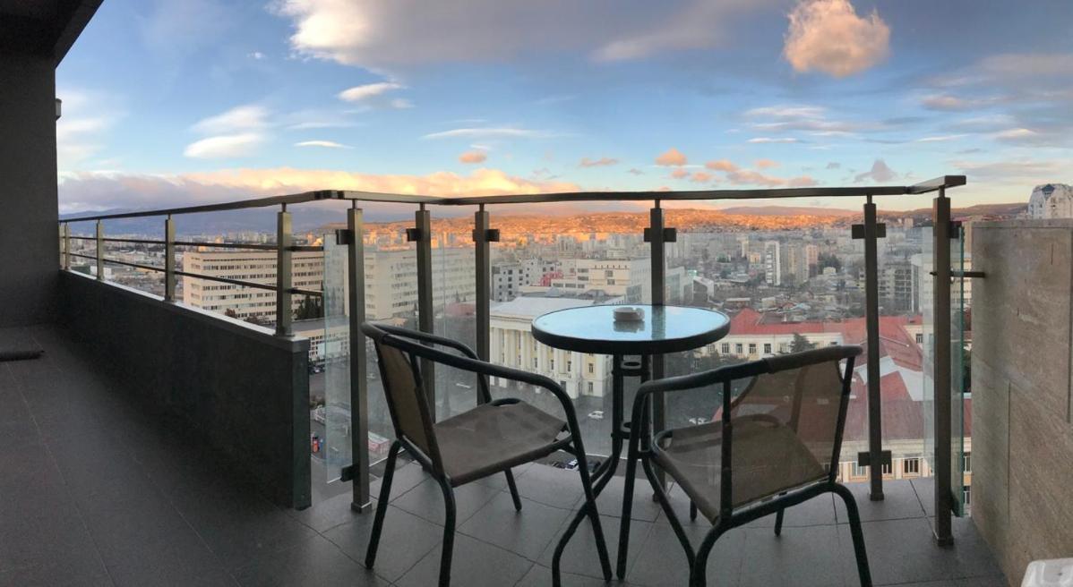 Ameri Plaza Green Apartments ティビリシ エクステリア 写真