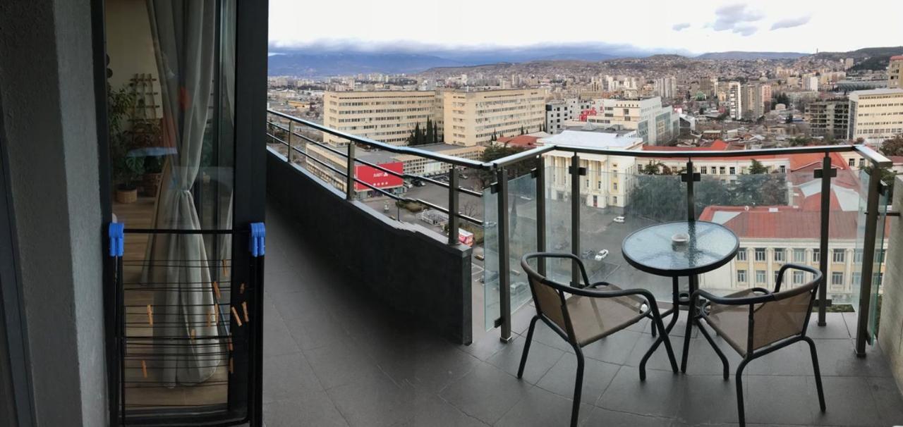 Ameri Plaza Green Apartments ティビリシ エクステリア 写真